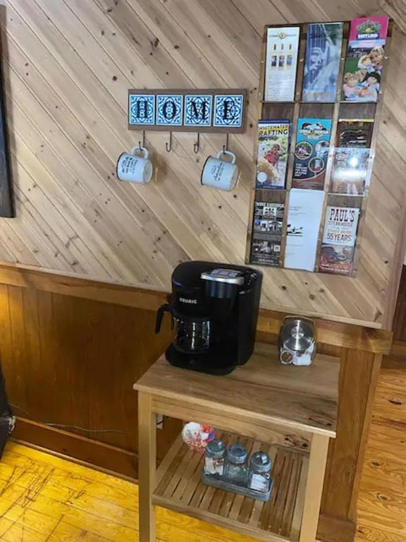 Cozy Cabin: River View With Hot Tub 달로네가 외부 사진